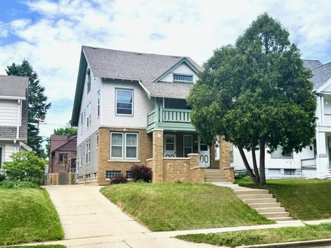Photo of 1825 N 58th St, Milwaukee, WI 53208 (MLS # 1964691)