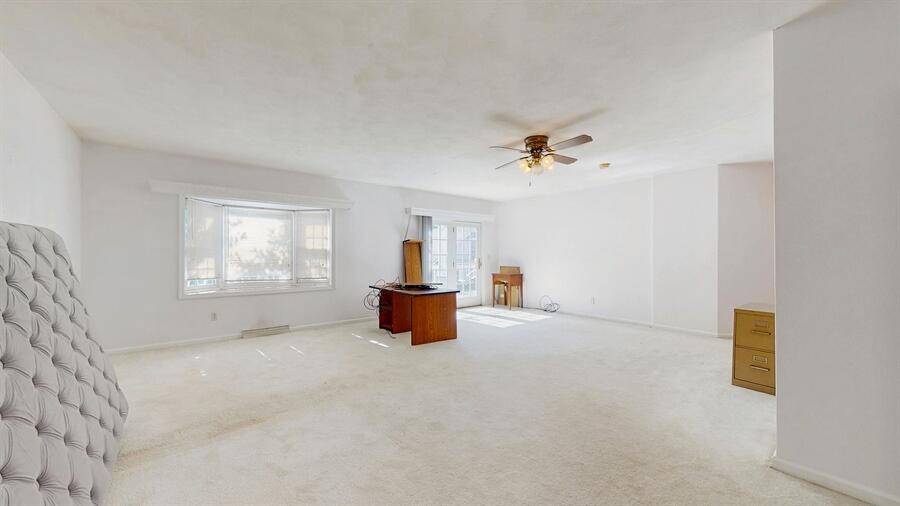 Sharon, Wisconsin 53585, United States, 3 Bedrooms Bedrooms, ,3 BathroomsBathrooms,Residential,Pending,168168