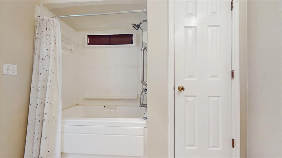 Sharon, Wisconsin 53585, United States, 3 Bedrooms Bedrooms, ,3 BathroomsBathrooms,Residential,Pending,168168