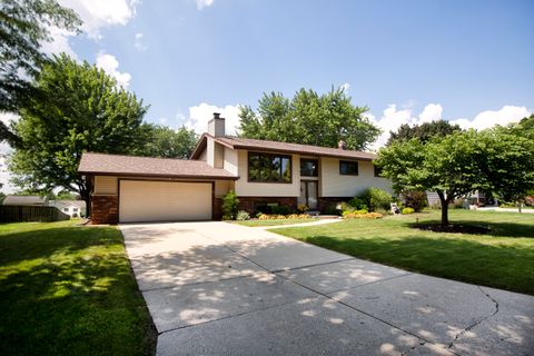 Photo of 9367 S 35th St, Franklin, WI 53132 (MLS # 1931033)