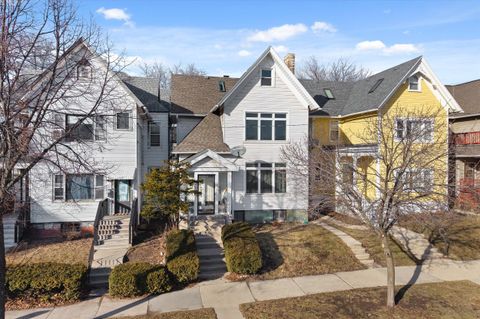 Photo of 804 E Kewaunee St, Milwaukee, WI 53202 (MLS # 1950504)