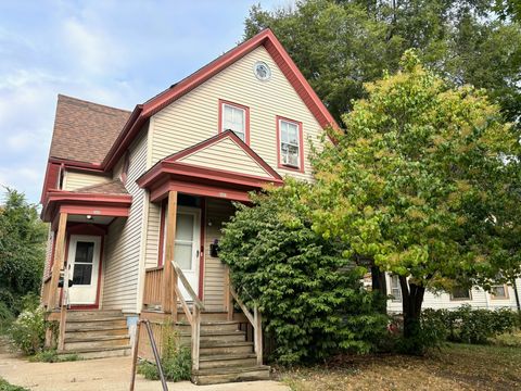 Photo of 2445 N Vel R Phillips Ave, Milwaukee, WI 53212 (MLS # 1893064)