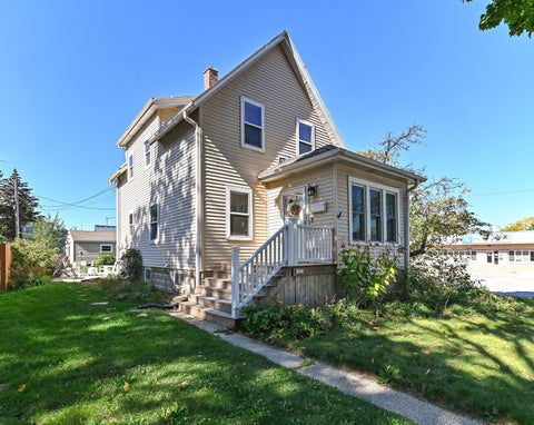 Photo of 2305 S 83rd St, West Allis, WI 53219 (MLS # 1985910)