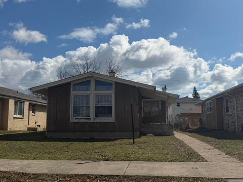 Photo of 5812 N 77th St, Milwaukee, WI 53218 (MLS # 1957995)