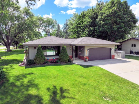 Photo of W133S6873 Bristlecone Ct, Muskego, WI 53150 (MLS # 1967745)