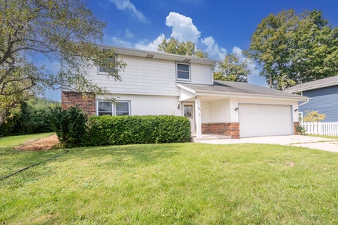 Photo of 3635 S Loretta Ln, New Berlin, WI 53151 (MLS # 1979180)