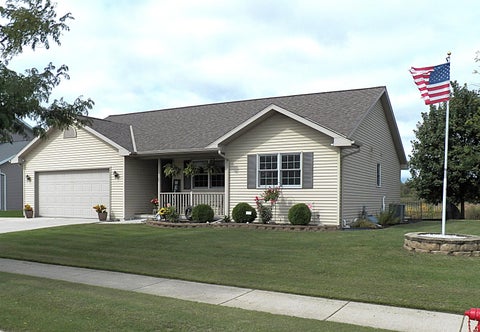 Photo of 4502 Ridge Ct, Manitowoc, WI 54220 (MLS # 1981457)