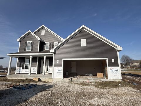 Photo of N101W16938 Tanglewood Dr, Germantown, WI 53022 (MLS # 1950612)