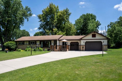 Photo of 4450 N 187th St, Brookfield, WI 53045 (MLS # 1927974)