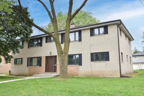 Photo of 5750 N 91st St, Milwaukee, WI 53225 (MLS # 1976586)