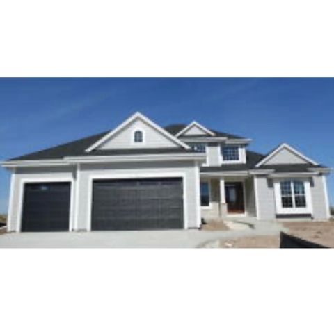 Photo of N55 W23852 FIELDSTONE PASS Cir, Sussex, WI 53089 (MLS # 1968747)