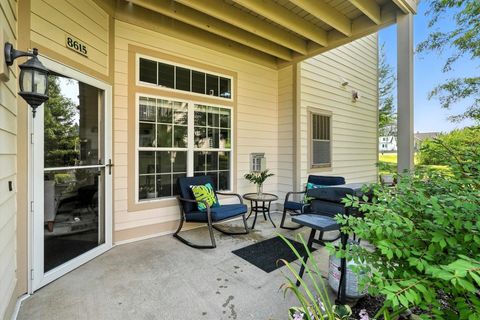 Photo of 8615 S Stratford Rd, Oak Creek, WI 53154 (MLS # 1931415)