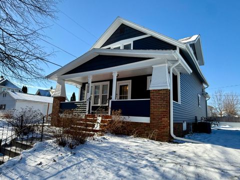 Photo of 1812 S 10th St, Sheboygan, WI 53081 (MLS # 1946279)