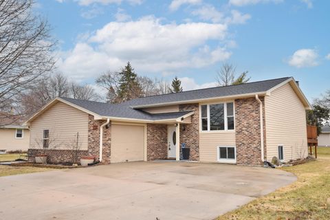 Photo of 839 Park Ave, Oostburg, WI 53070 (MLS # 1953876)