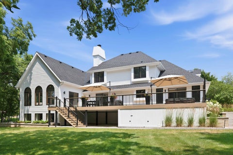 Photo of W307N2873 Fieldwood Dr, Delafield, WI 53072 (MLS # 1973978)