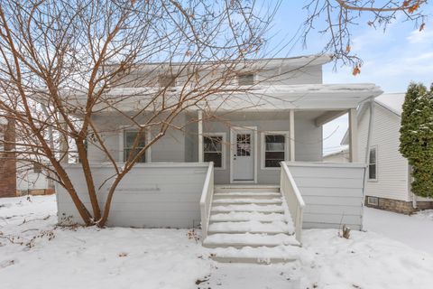 Photo of 268 6th St, Fond Du Lac, WI 54935 (MLS # 1944952)