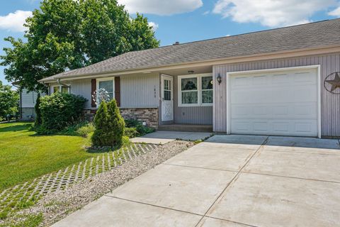 Photo of 1833 Hilltop Dr, West Bend, WI 53095 (MLS # 1957983)