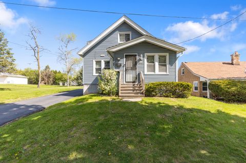 Photo of 3318 W Florist Ave, Milwaukee, WI 53209 (MLS # 1961995)