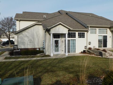 Photo of 2412 Fox River Pkwy, Waukesha, WI 53189 (MLS # 1945805)
