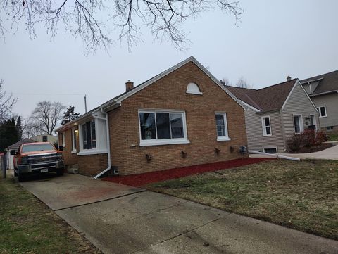 Photo of 4113 S Austin St, Milwaukee, WI 53207 (MLS # 1945926)
