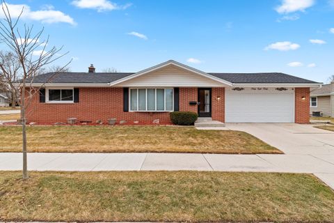 Photo of 3830 S 14th St, Sheboygan, WI 53081 (MLS # 1951382)