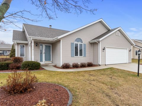 Photo of 1510 Blue Heron Dr, Two Rivers, WI 54241 (MLS # 1953728)