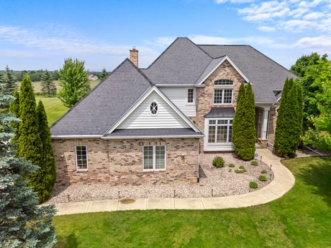 Photo of 7740 W Rolling Field Dr, Mequon, WI 53097 (MLS # 1921415)