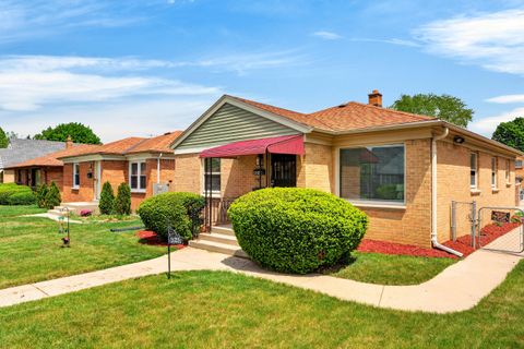 Photo of 4940 N 65th St, Milwaukee, WI 53218 (MLS # 1963234)