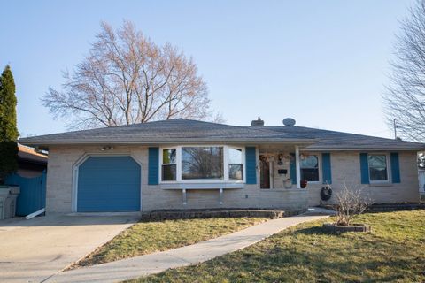 Photo of 3793 S Massachusetts Ave, Milwaukee, WI 53220 (MLS # 1955389)
