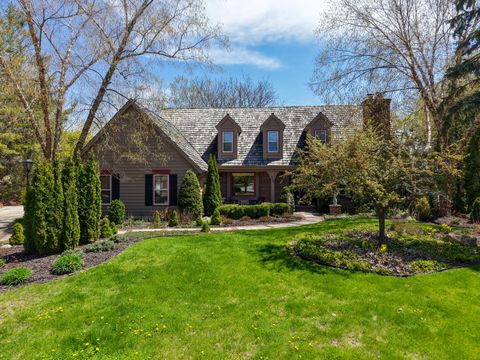 Photo of 8266 S Country Club Cir, Franklin, WI 53132 (MLS # 1917105)