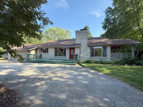 Photo of N72W14281 Good Hope Rd, Menomonee Falls, WI 53051 (MLS # 1922708)