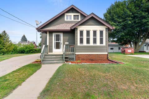 Photo of 1133 S 20th St, Manitowoc, WI 54220 (MLS # 1976254)