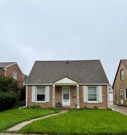 Photo of 2400 Gillen St, Racine, WI 53403 (MLS # 1981247)
