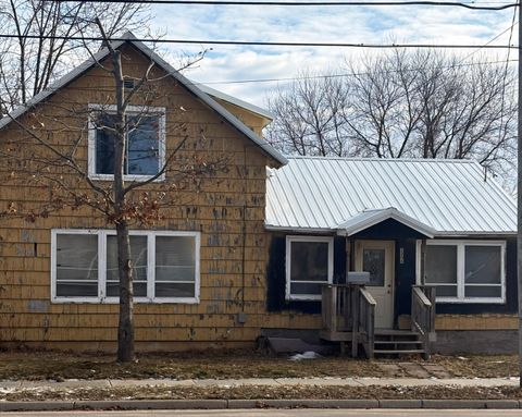 Photo of 1208 Academy St, Elroy, WI 53929 (MLS # 1947367)