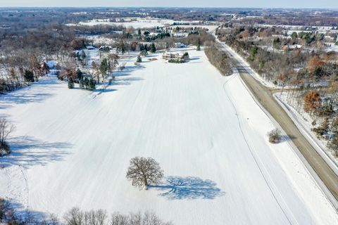 Photo of LOT 2 Oakwoods Ct, Summit, WI 53066 (MLS # 1946624)