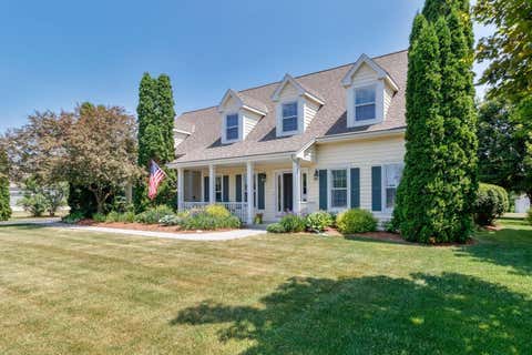 Photo of 1608 Swallow Dr, Cedarburg, WI 53024 (MLS # 1961835)