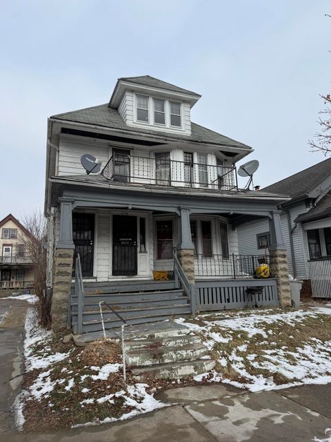 Photo of 2210 W Keefe Ave, Milwaukee, WI 53206 (MLS # 1946533)