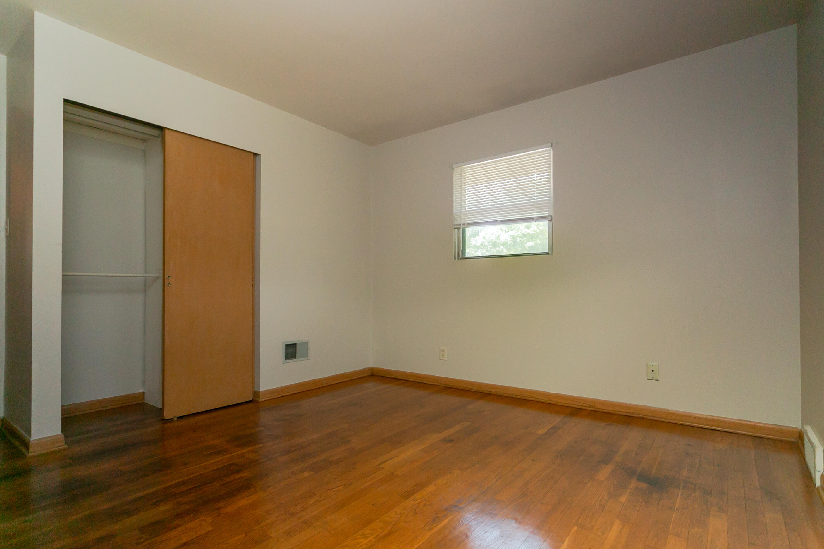 Milwaukee, Wisconsin 53220, United States, 3 Bedrooms Bedrooms, ,1 BathroomBathrooms,Residential,Active,102384