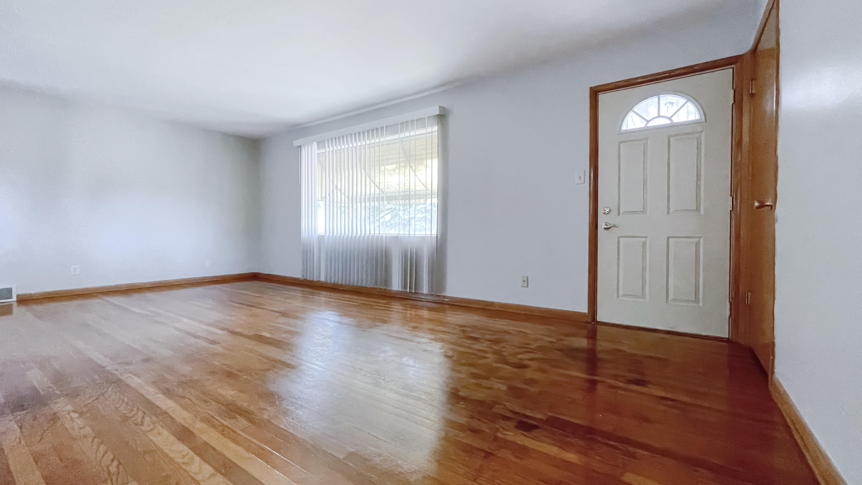 Milwaukee, Wisconsin 53220, United States, 3 Bedrooms Bedrooms, ,1 BathroomBathrooms,Residential,Active,102384