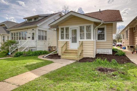 Photo of 2117 S 77th St, West Allis, WI 53219 (MLS # 1961244)