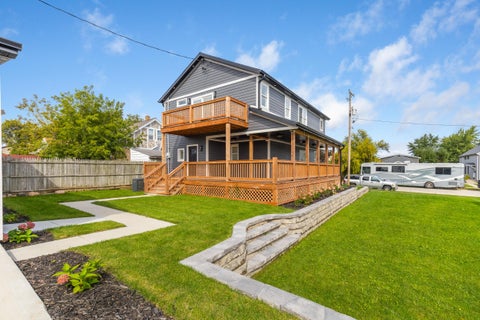Photo of 1107 Marshall Ave, South Milwaukee, WI 53172 (MLS # 1981070)