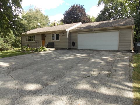Photo of 7618 S North Cape Rd, Franklin, WI 53132 (MLS # 1935454)