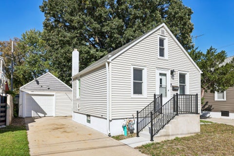 Photo of 4020 55th St, Kenosha, WI 53144 (MLS # 1984177)