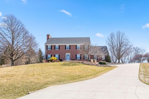 Photo of W235S4478 Amber Ct, Waukesha, WI 53189 (MLS # 1954339)