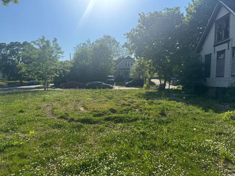 Photo of 3254 N 15th St, Milwaukee, WI 53206 (MLS # 1967951)