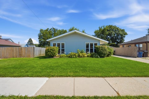 Photo of 1315 Owen St, Racine, WI 53404 (MLS # 1980741)