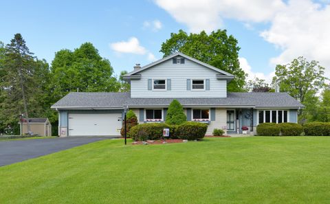 Photo of 2855 Arbor Dr, Brookfield, WI 53005 (MLS # 1920220)