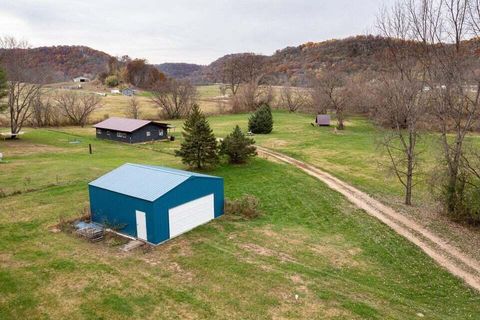 Photo of 865 US HWY 61 -, Readstown, WI 54652 (MLS # 1957723)