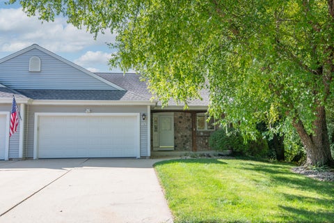 Photo of 1741 Cherokee Rd, Grafton, WI 53024 (MLS # 1980703)