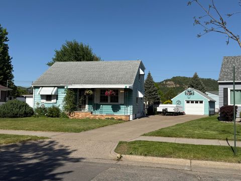 Photo of 1907 22nd St S, La Crosse, WI 54601 (MLS # 1962848)